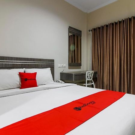 Reddoorz Plus Syariah @ Jalan Sriwijaya Μεντάν Εξωτερικό φωτογραφία