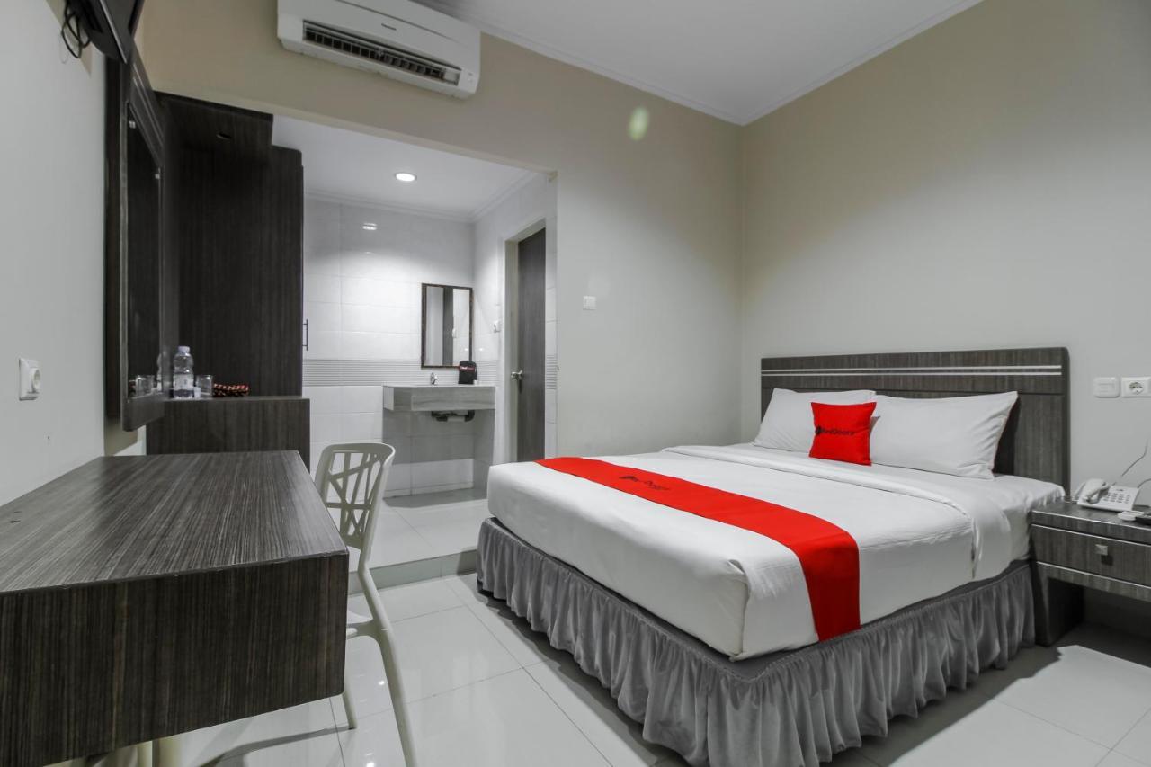Reddoorz Plus Syariah @ Jalan Sriwijaya Μεντάν Εξωτερικό φωτογραφία