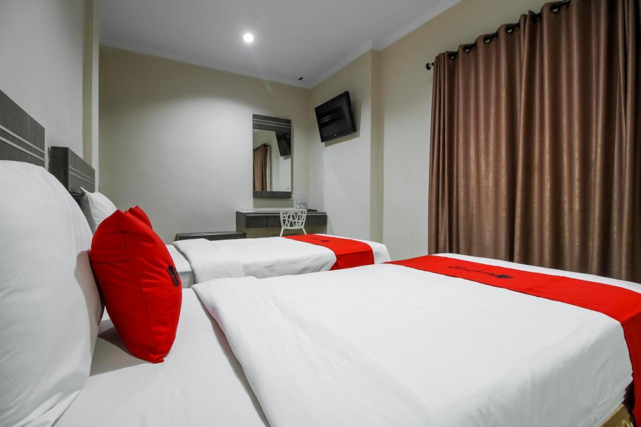 Reddoorz Plus Syariah @ Jalan Sriwijaya Μεντάν Εξωτερικό φωτογραφία