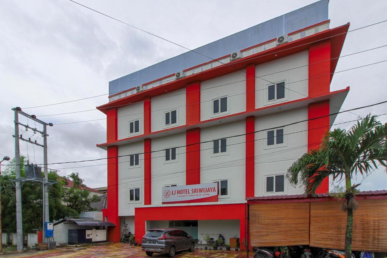 Reddoorz Plus Syariah @ Jalan Sriwijaya Μεντάν Εξωτερικό φωτογραφία