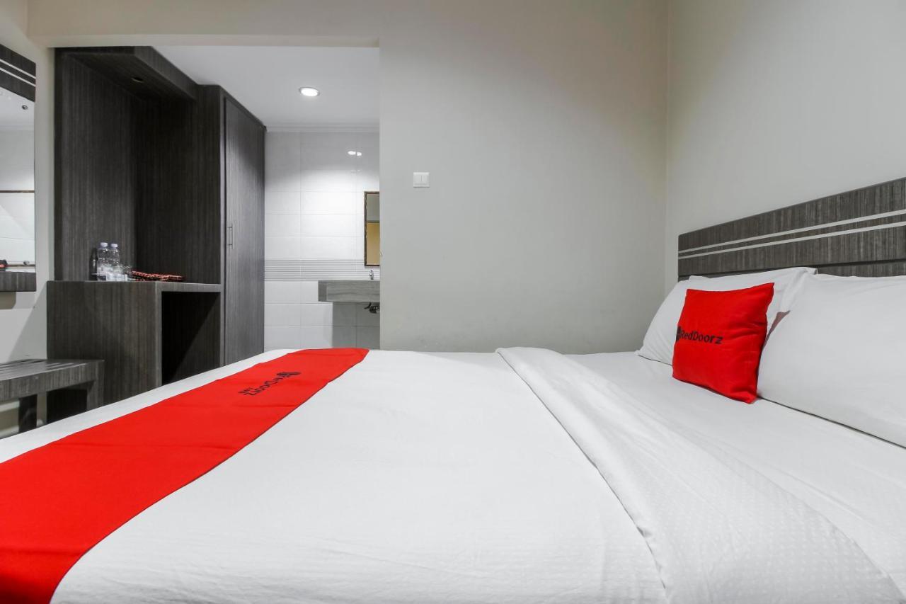 Reddoorz Plus Syariah @ Jalan Sriwijaya Μεντάν Εξωτερικό φωτογραφία