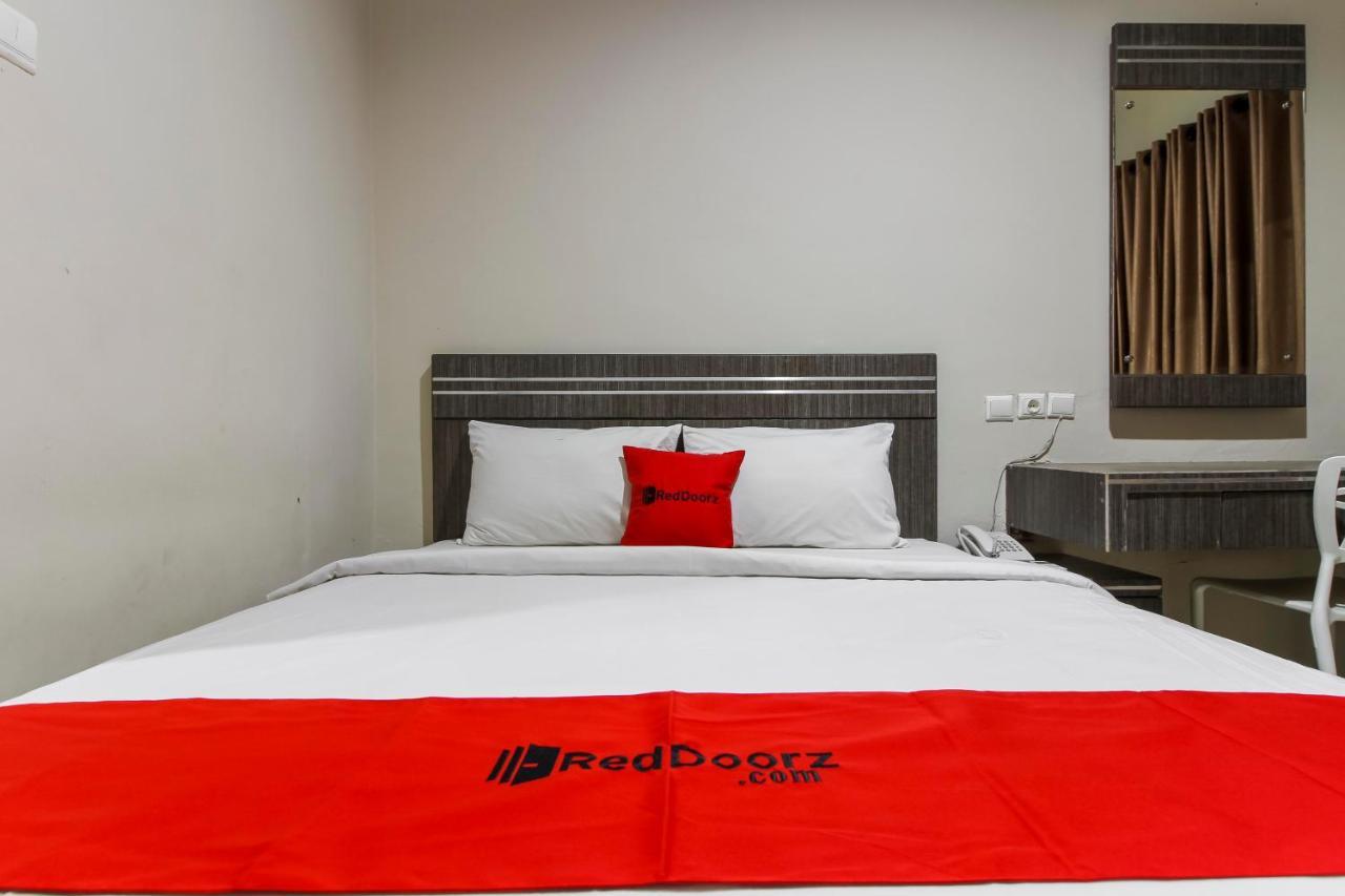 Reddoorz Plus Syariah @ Jalan Sriwijaya Μεντάν Εξωτερικό φωτογραφία