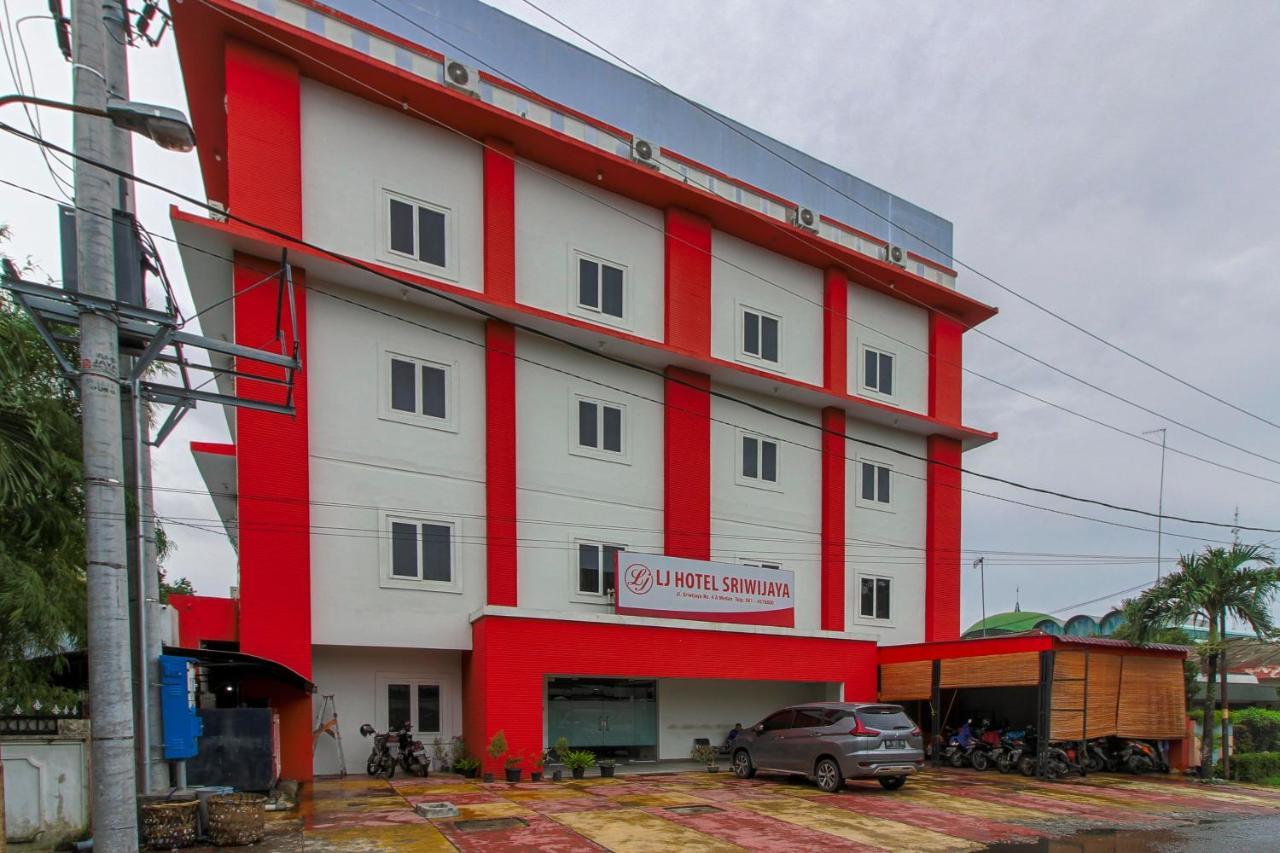 Reddoorz Plus Syariah @ Jalan Sriwijaya Μεντάν Εξωτερικό φωτογραφία