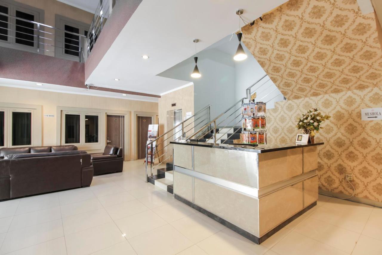 Reddoorz Plus Syariah @ Jalan Sriwijaya Μεντάν Εξωτερικό φωτογραφία
