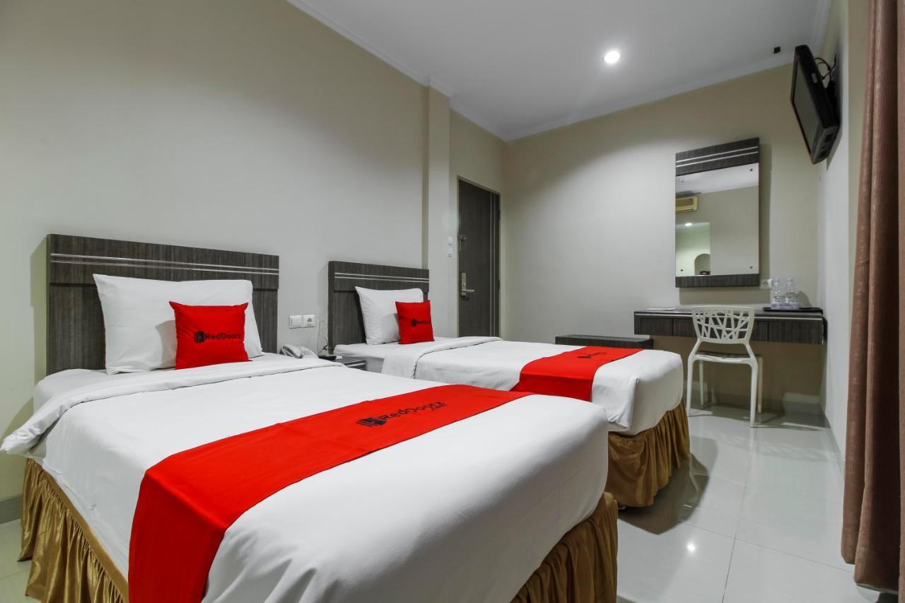 Reddoorz Plus Syariah @ Jalan Sriwijaya Μεντάν Εξωτερικό φωτογραφία
