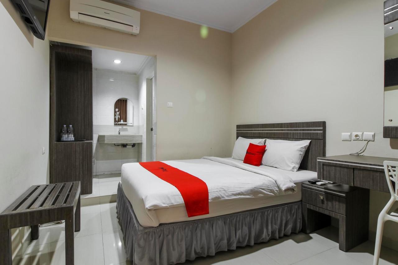 Reddoorz Plus Syariah @ Jalan Sriwijaya Μεντάν Εξωτερικό φωτογραφία