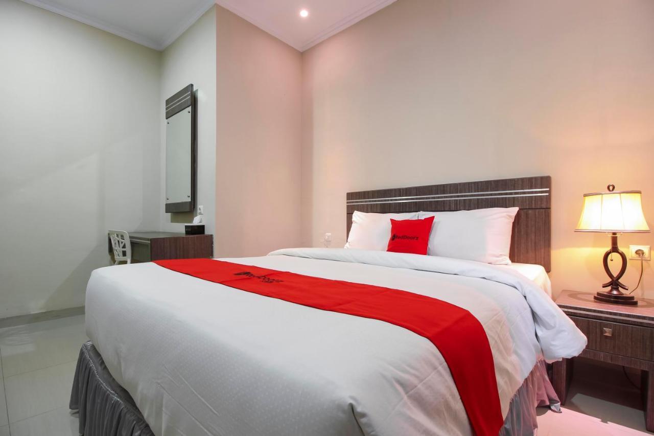 Reddoorz Plus Syariah @ Jalan Sriwijaya Μεντάν Εξωτερικό φωτογραφία