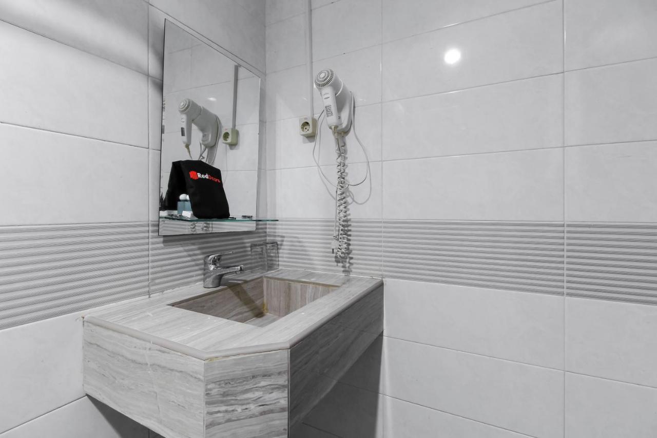 Reddoorz Plus Syariah @ Jalan Sriwijaya Μεντάν Εξωτερικό φωτογραφία