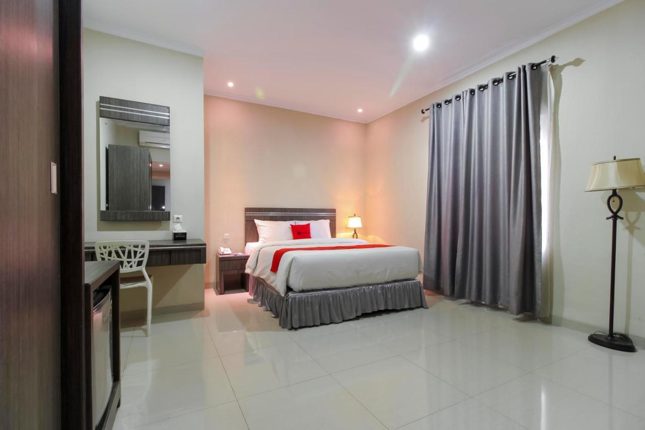Reddoorz Plus Syariah @ Jalan Sriwijaya Μεντάν Εξωτερικό φωτογραφία